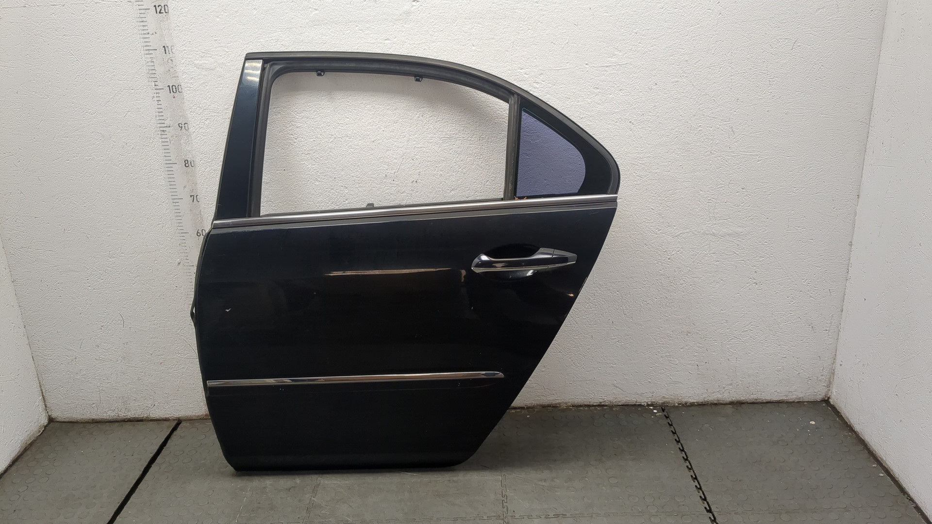 Дверь задняя левая