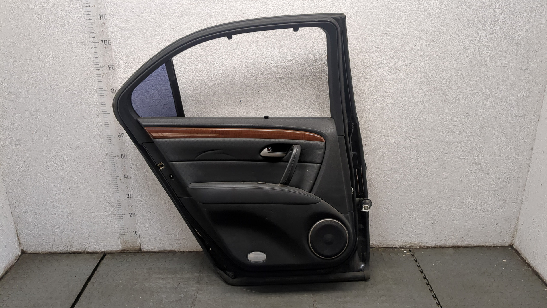 Дверь задняя левая