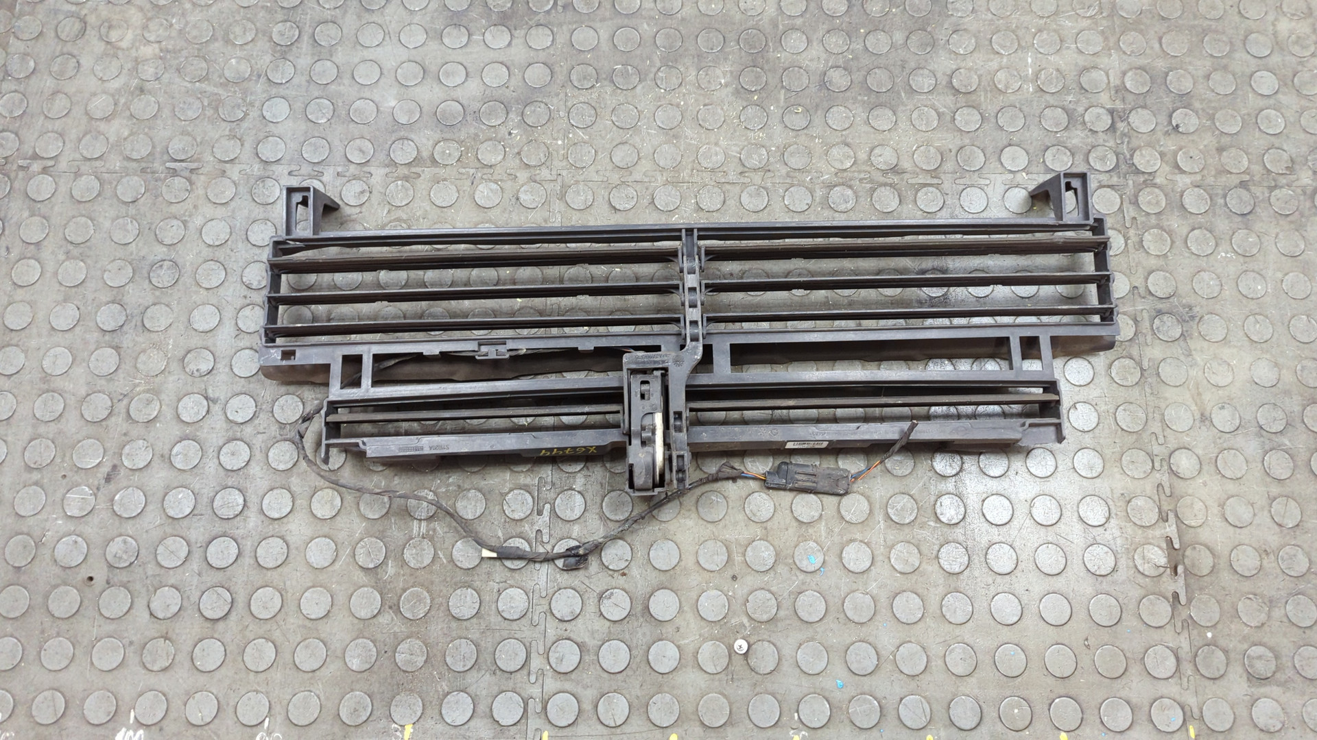 Жалюзи (воздуховод) бампера переднего