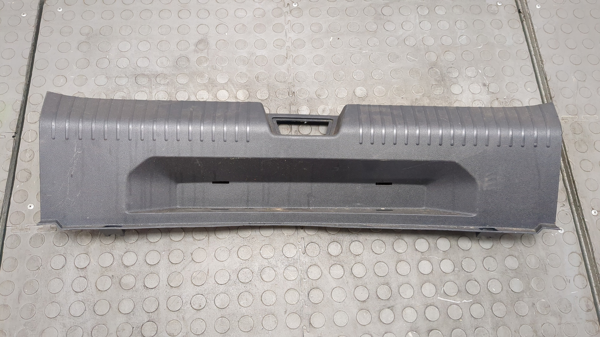 Обшивка багажника