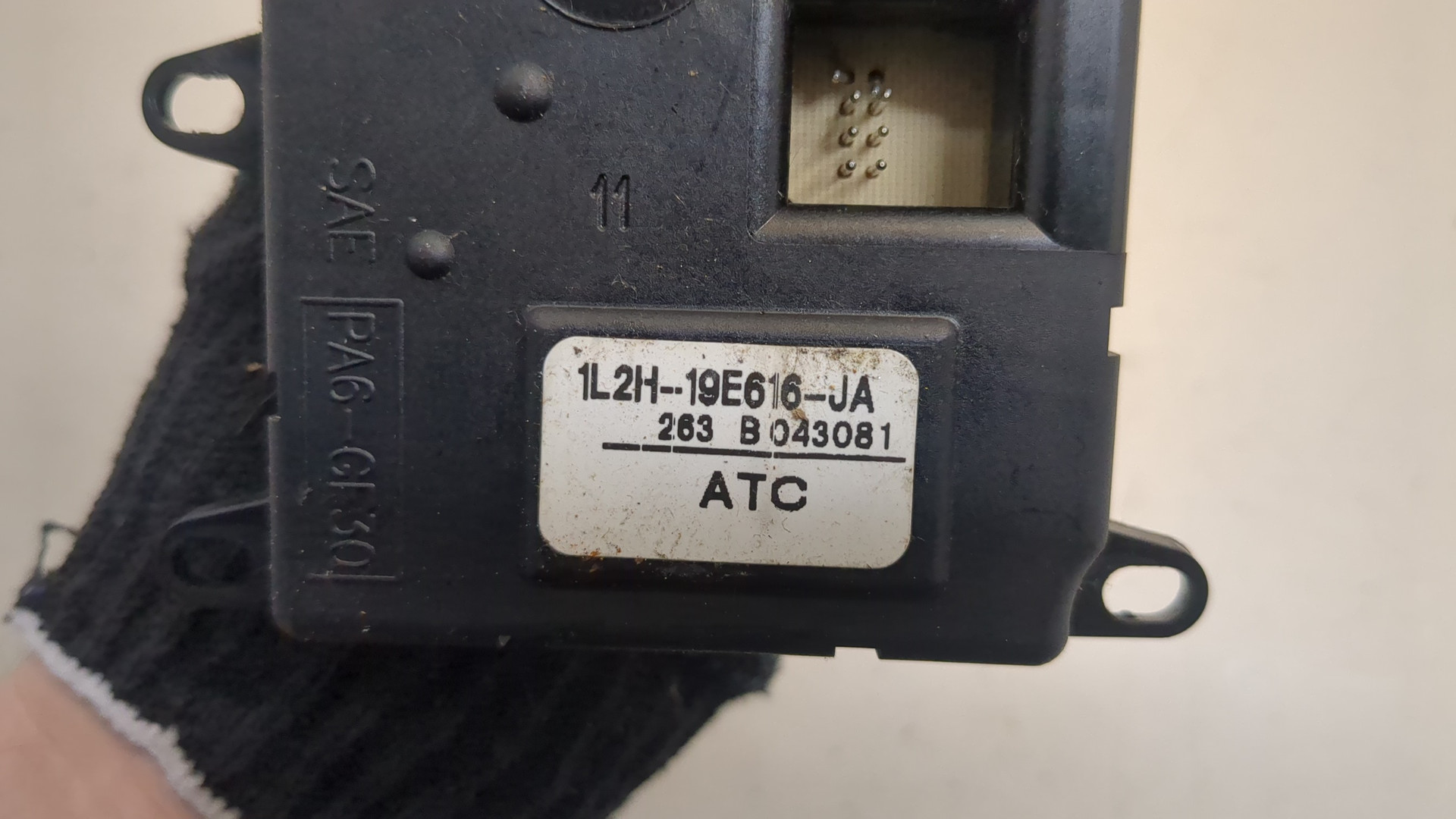 Моторчик заслонки печки