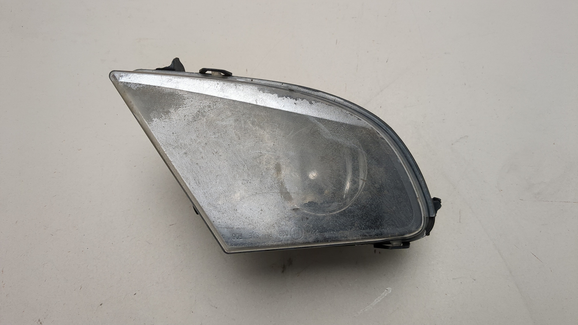 Фара противотуманная правая