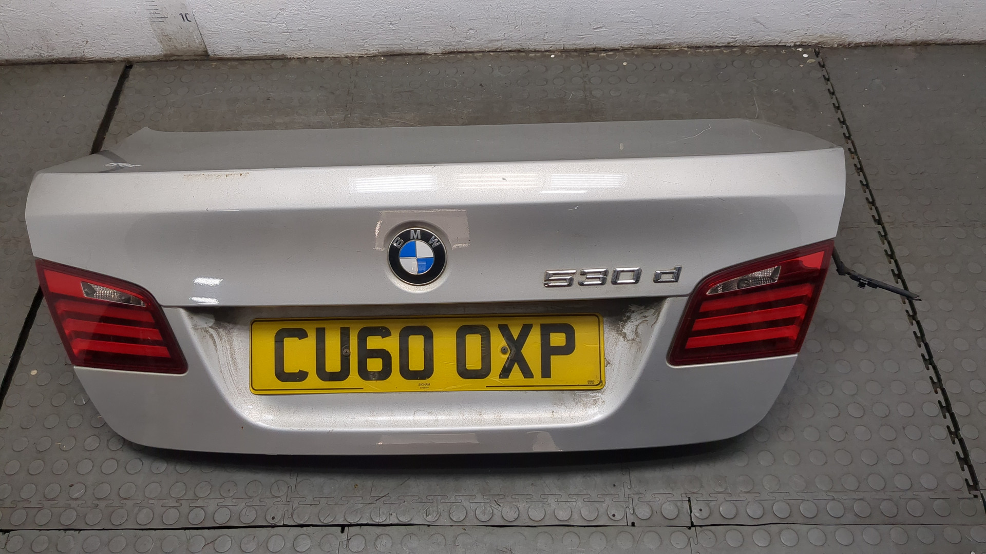 Дверь багажника