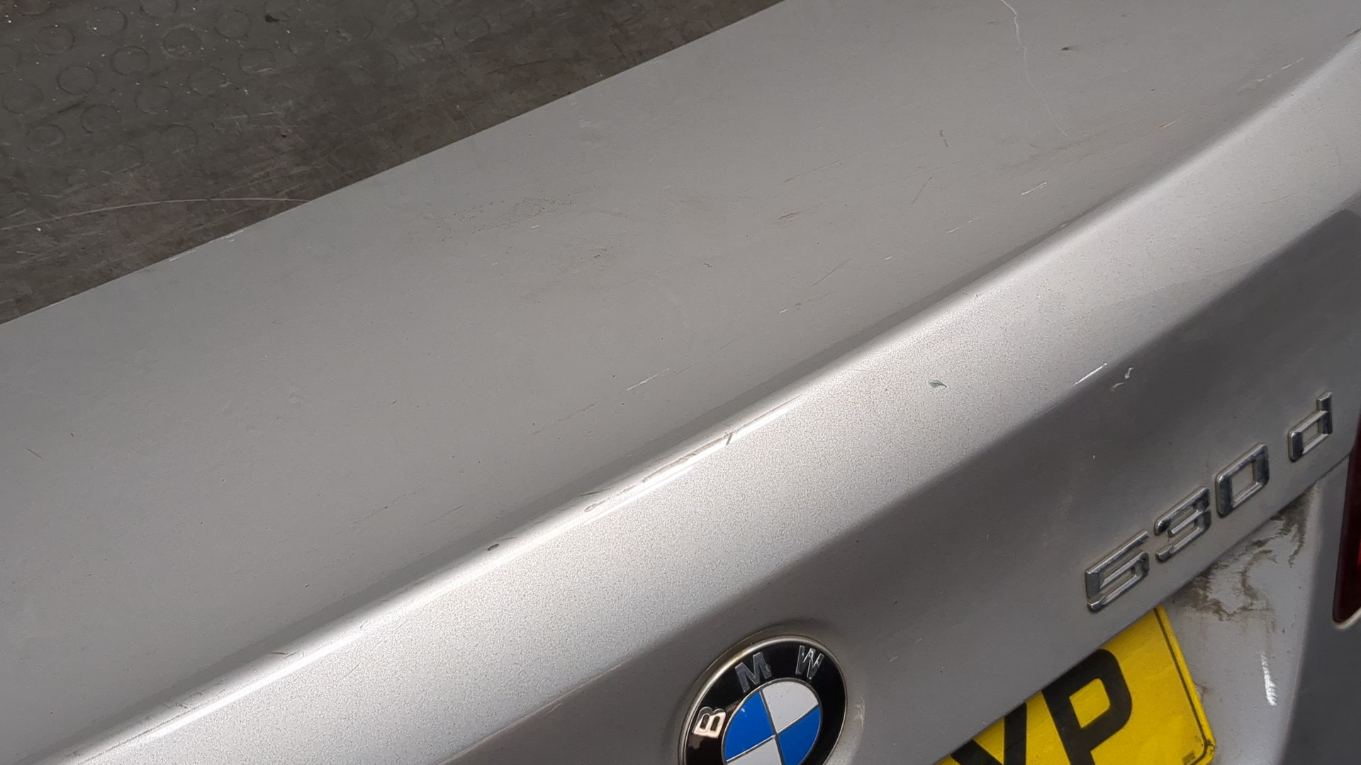 Дверь багажника