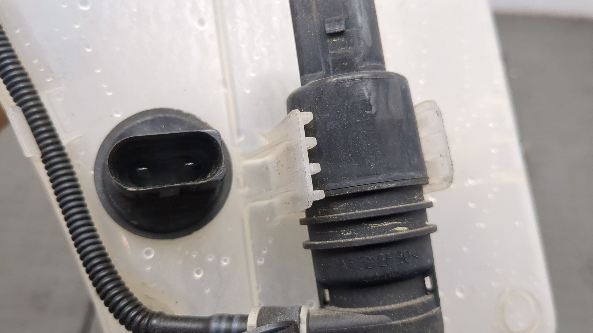 Бачок омывателя лобового стекла