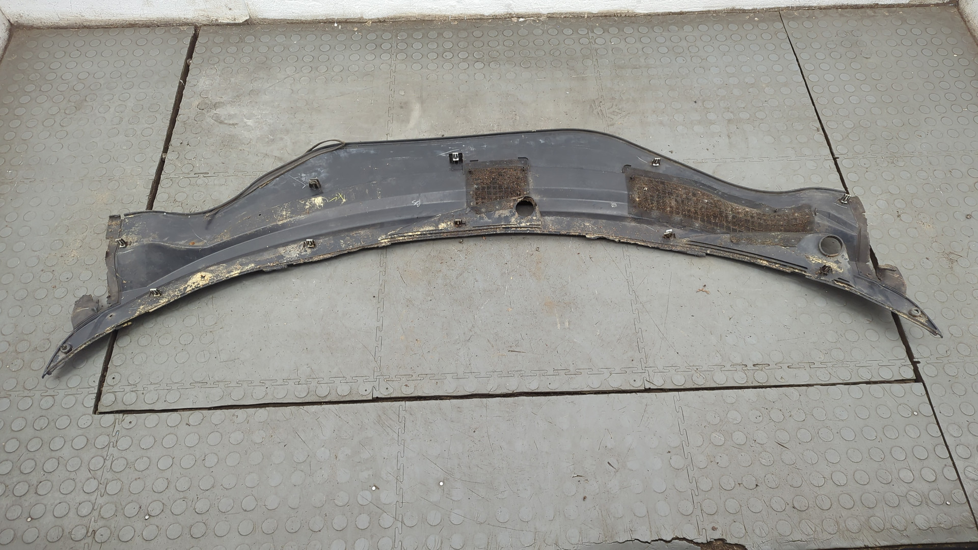 Решетка стеклоочистителей (Жабо)