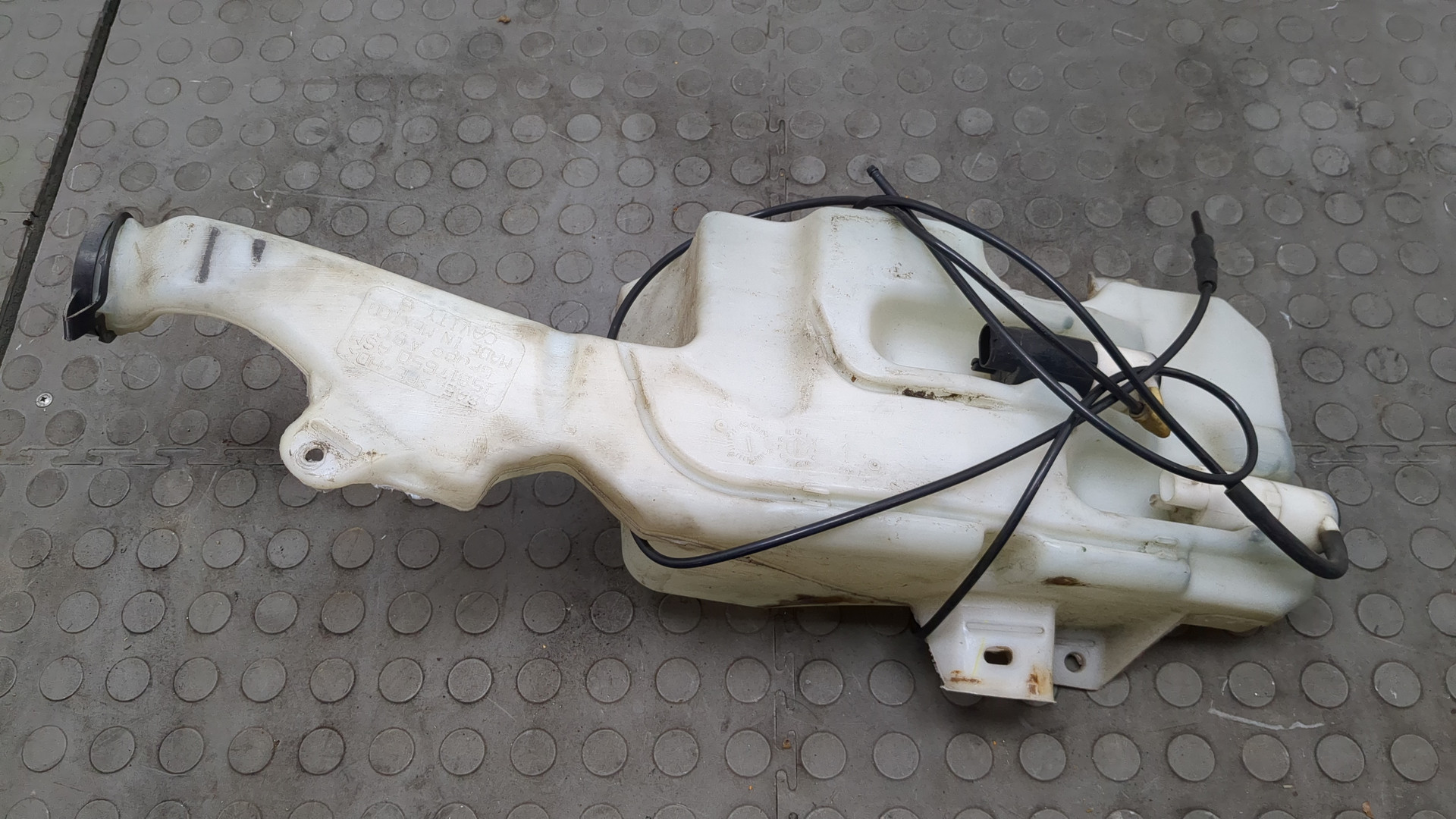 Бачок омывателя лобового стекла