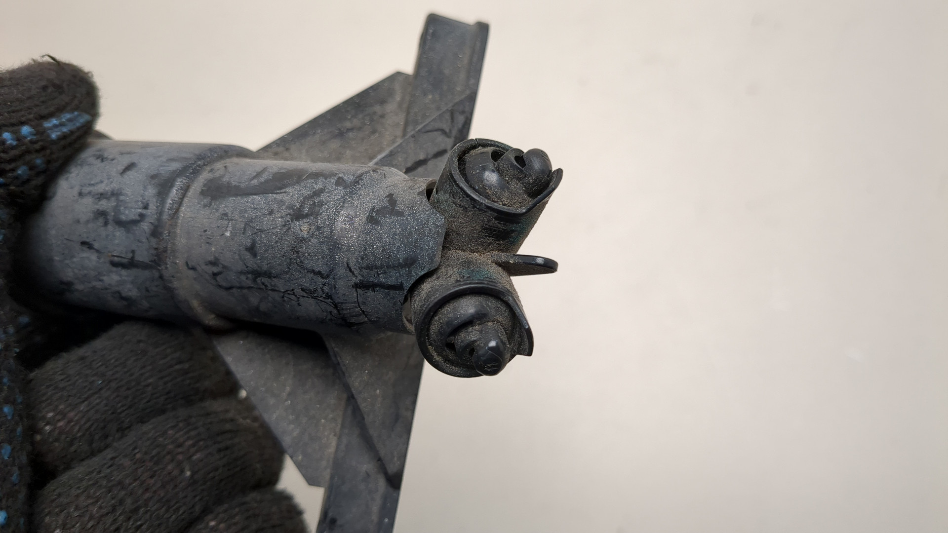 Форсунка омывателя фары