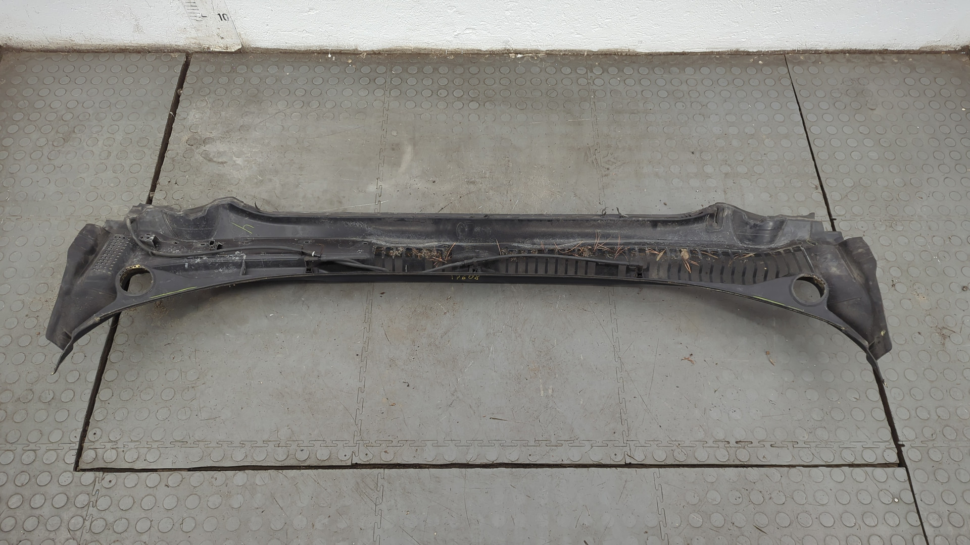 Решетка стеклоочистителей (Жабо)