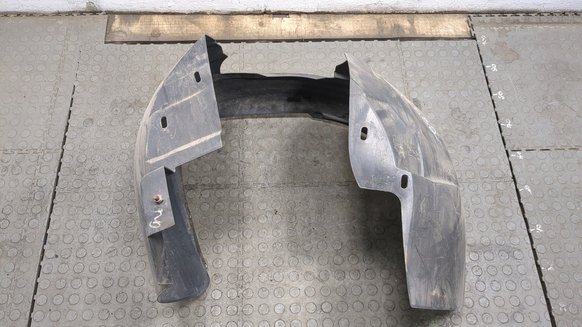 Локер передний левый