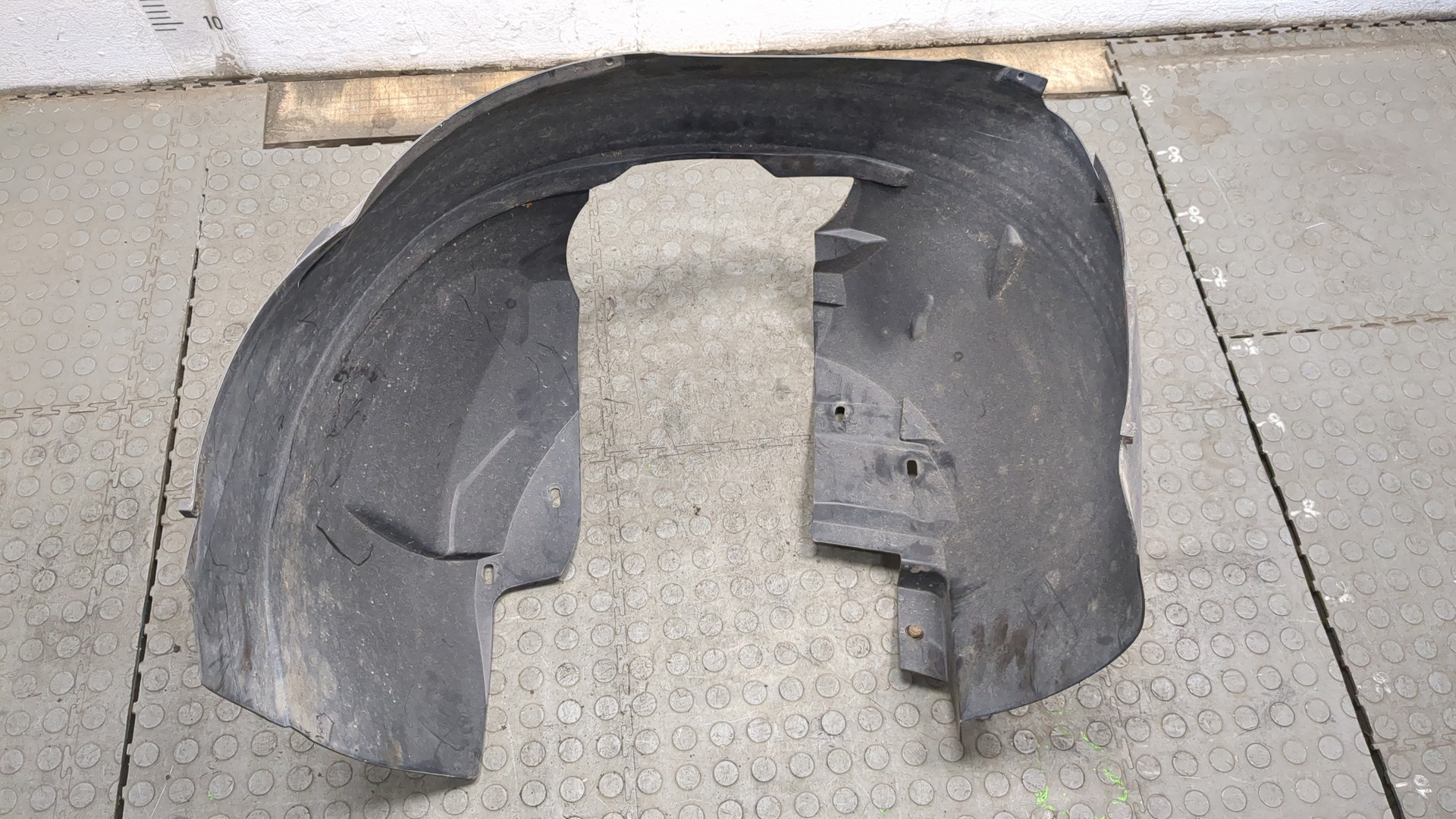 Локер передний левый