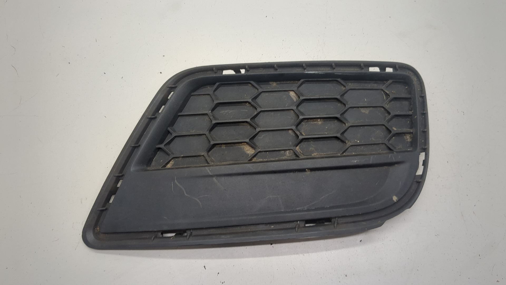 Решетка в бампер правая