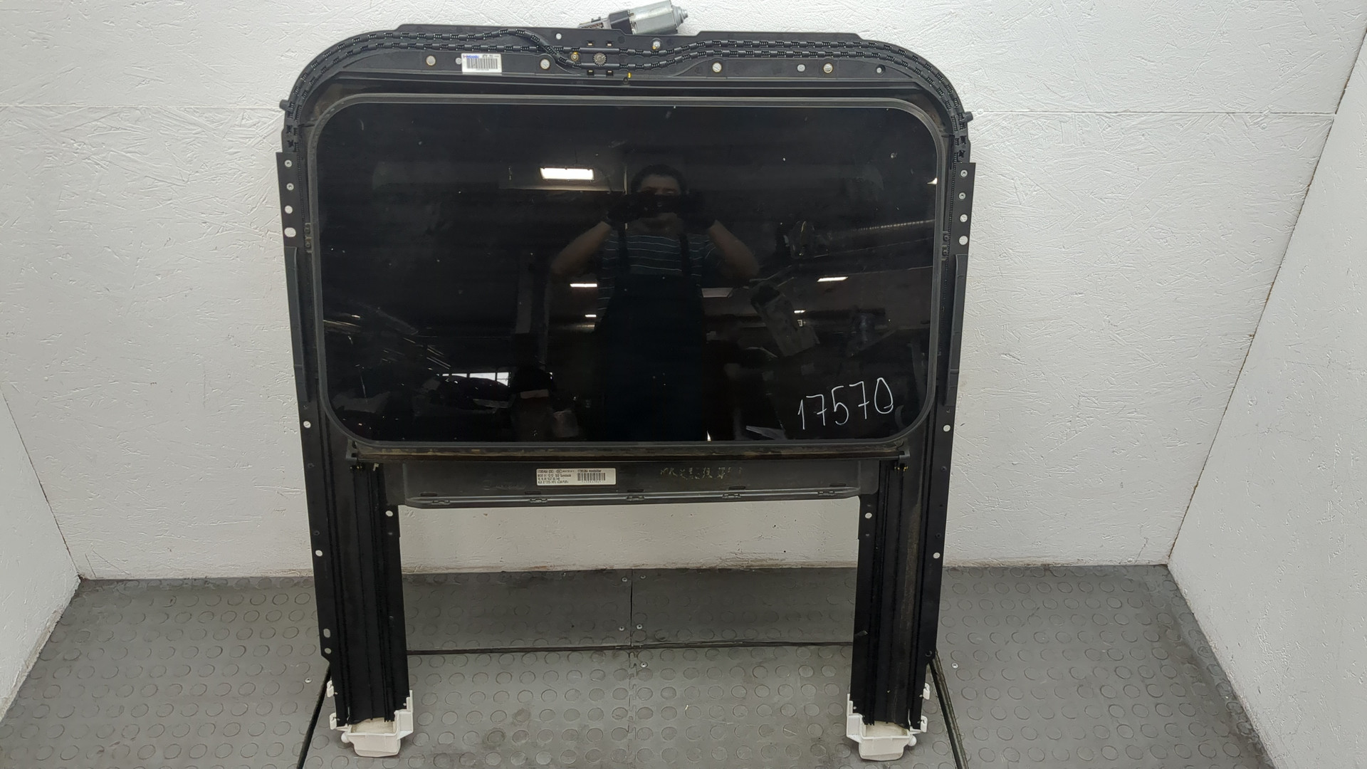 Люк в сборе электрический