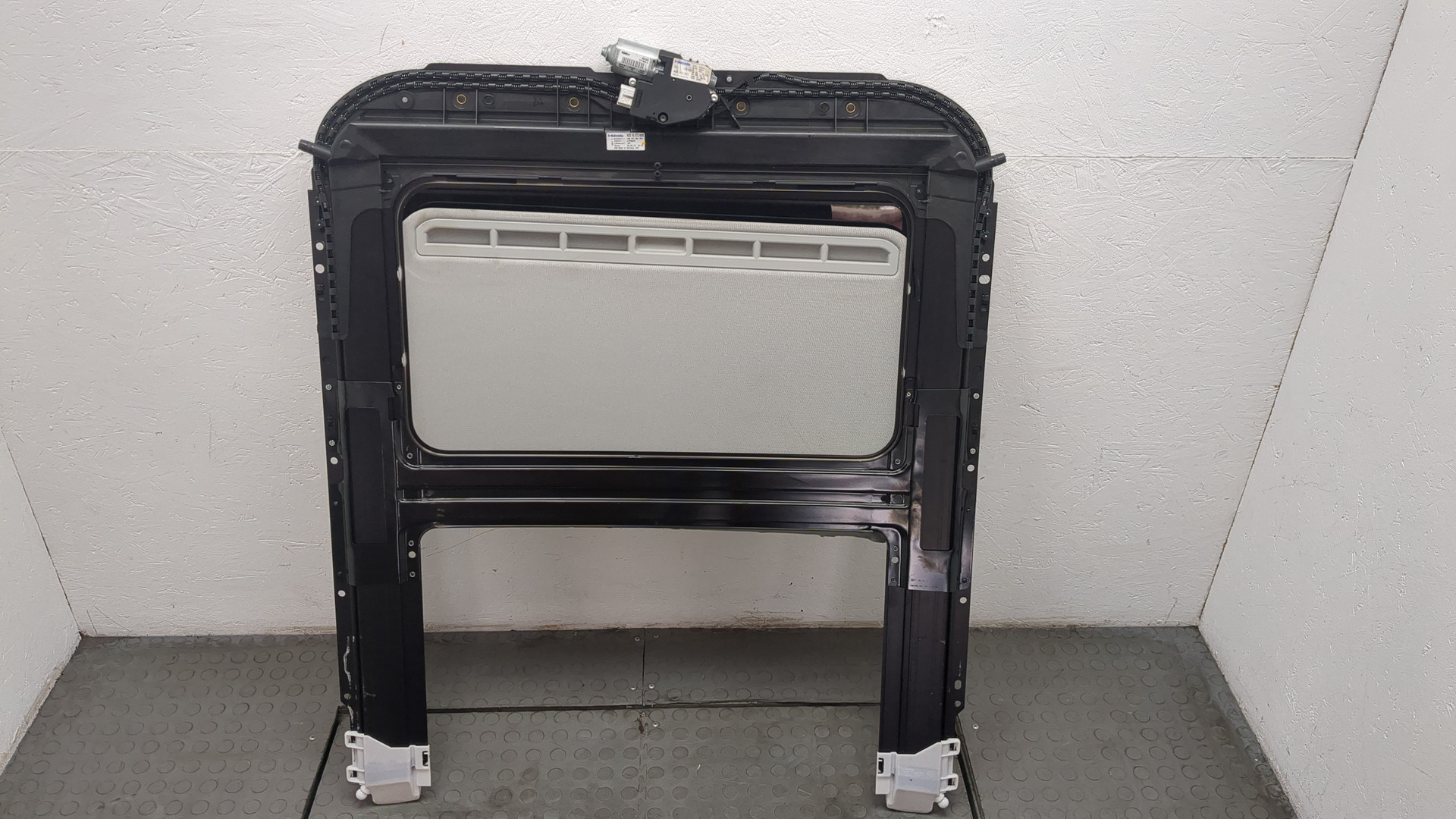 Люк в сборе электрический