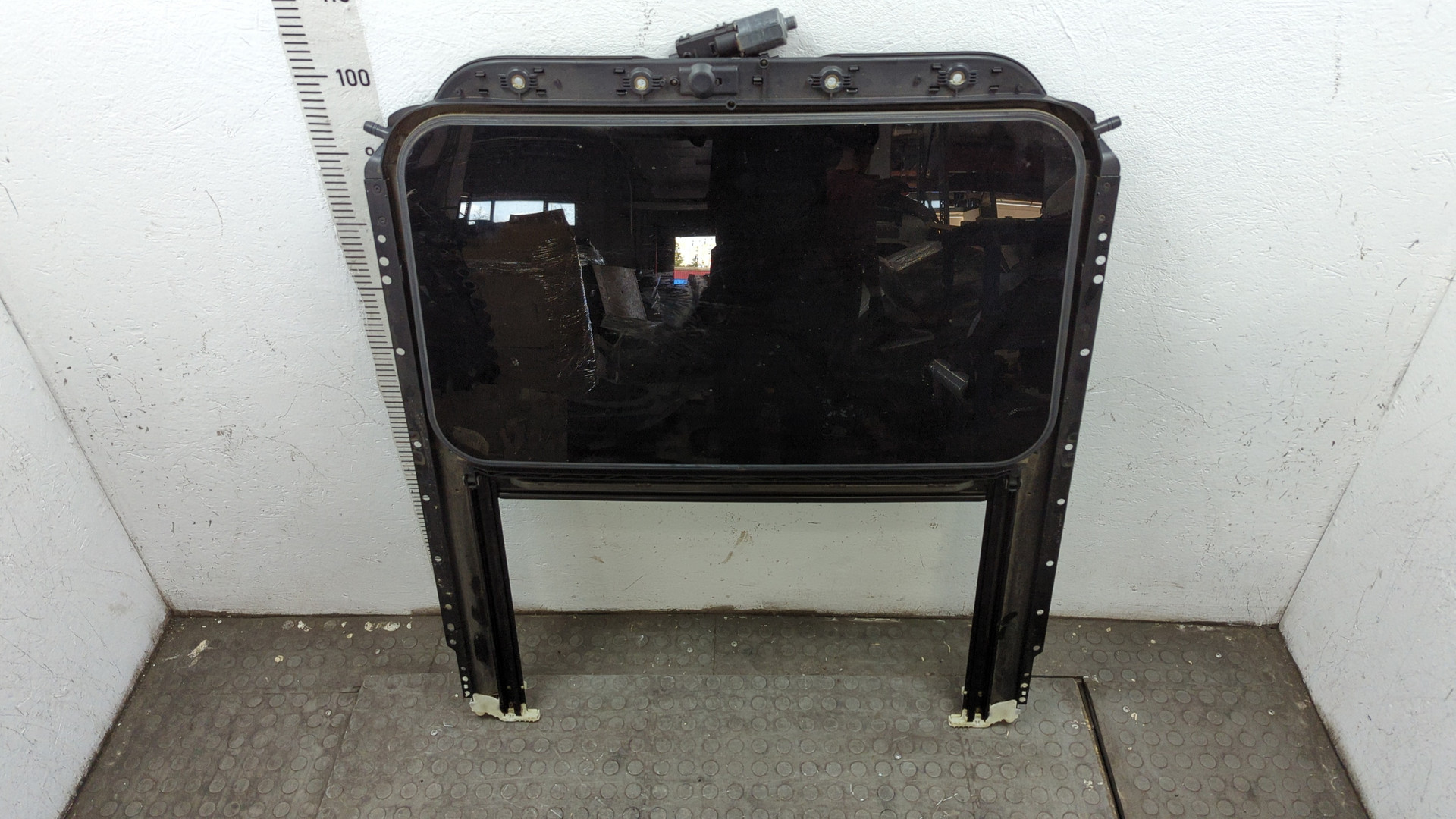 Люк в сборе электрический