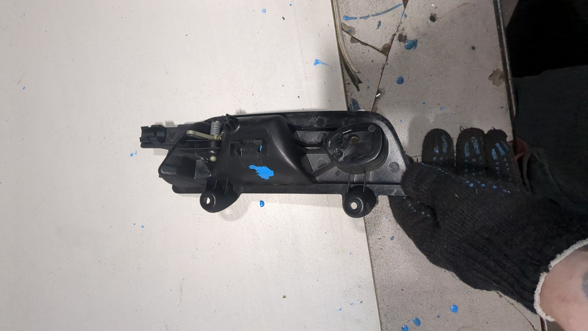 Ручка двери задней внутренняя левая