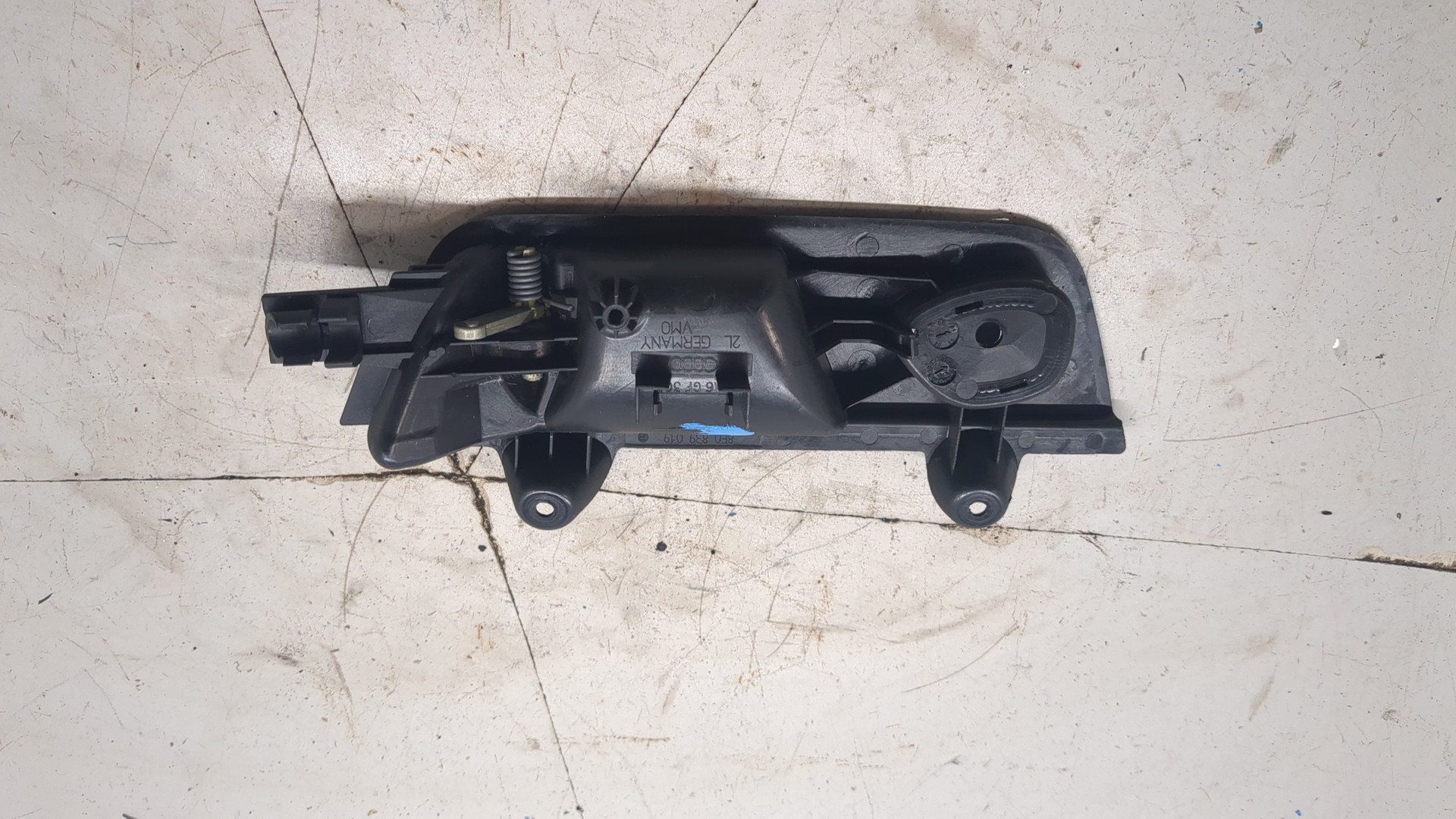 Ручка двери задней внутренняя левая