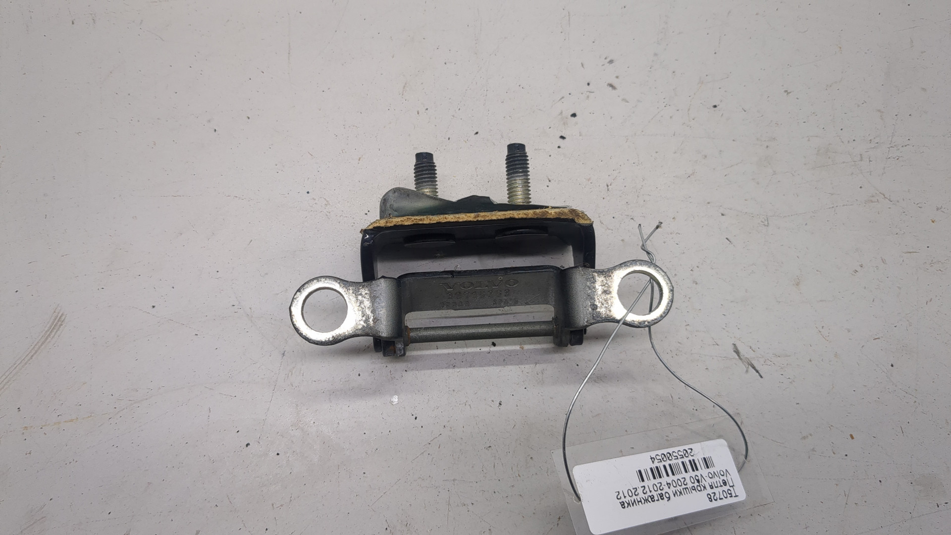 Петля крышки багажника