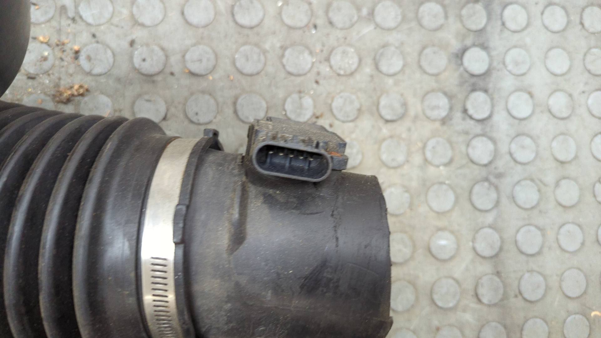 Патрубок воздушного фильтра