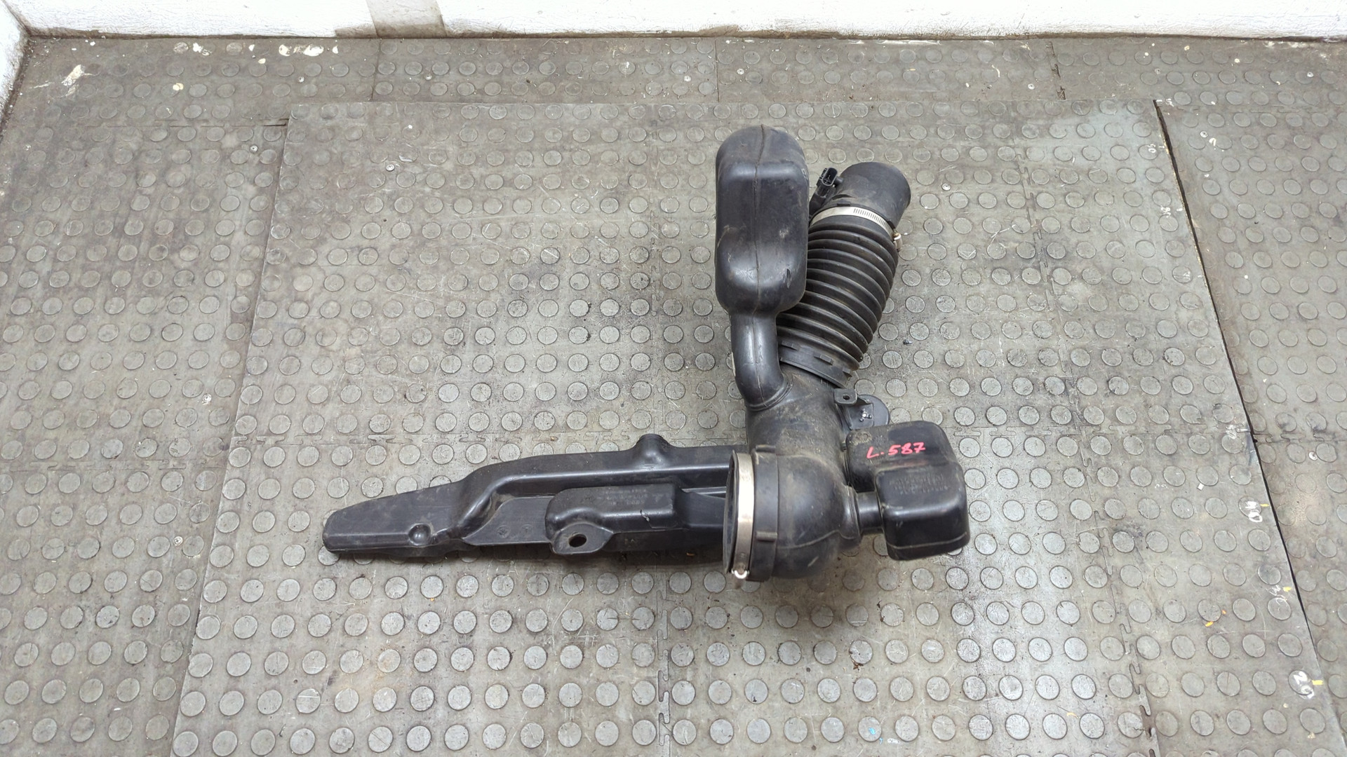 Патрубок воздушного фильтра