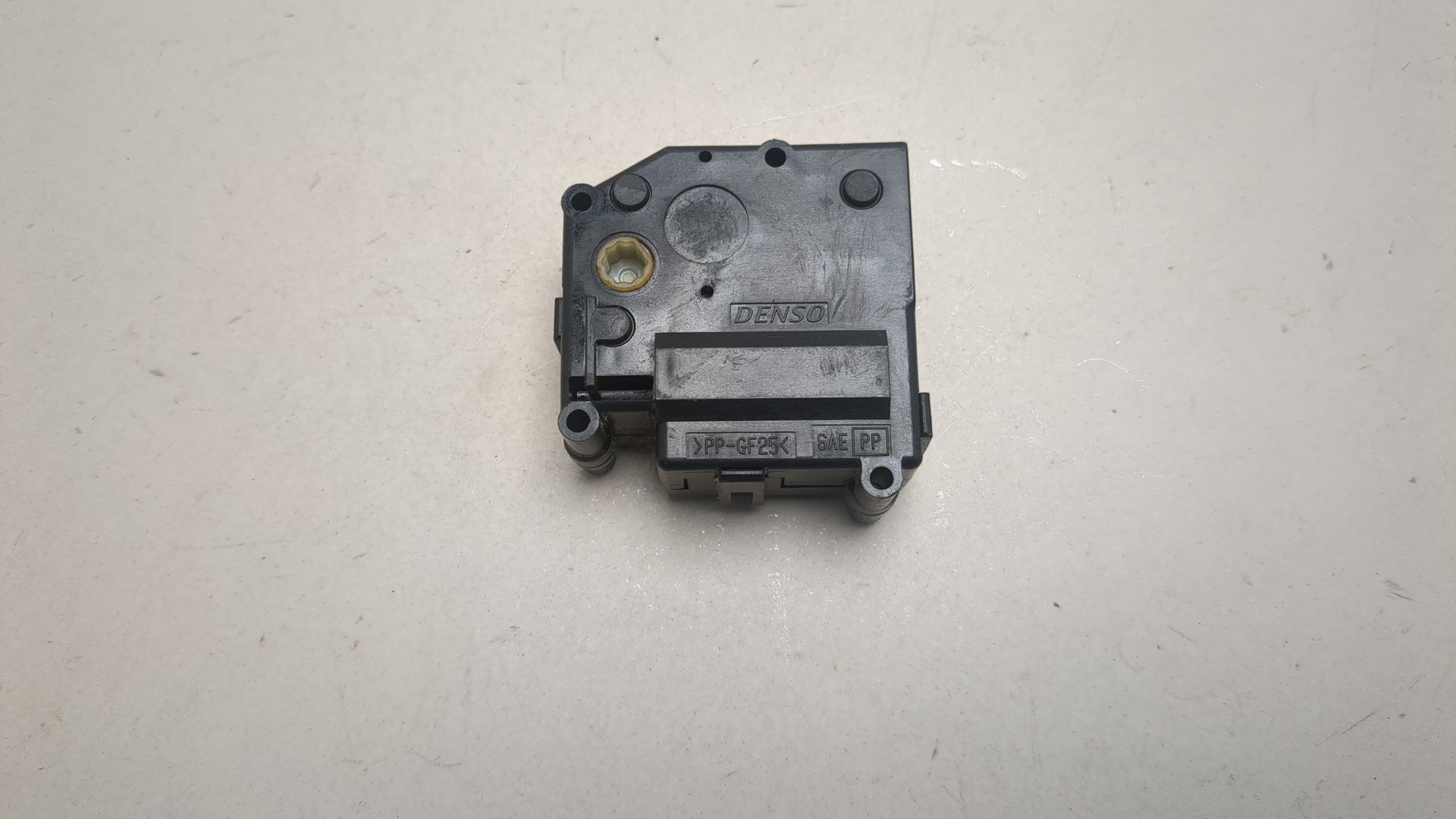 Моторчик заслонки печки