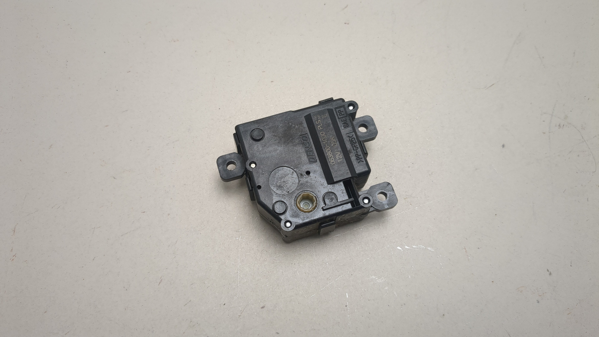 Моторчик заслонки печки