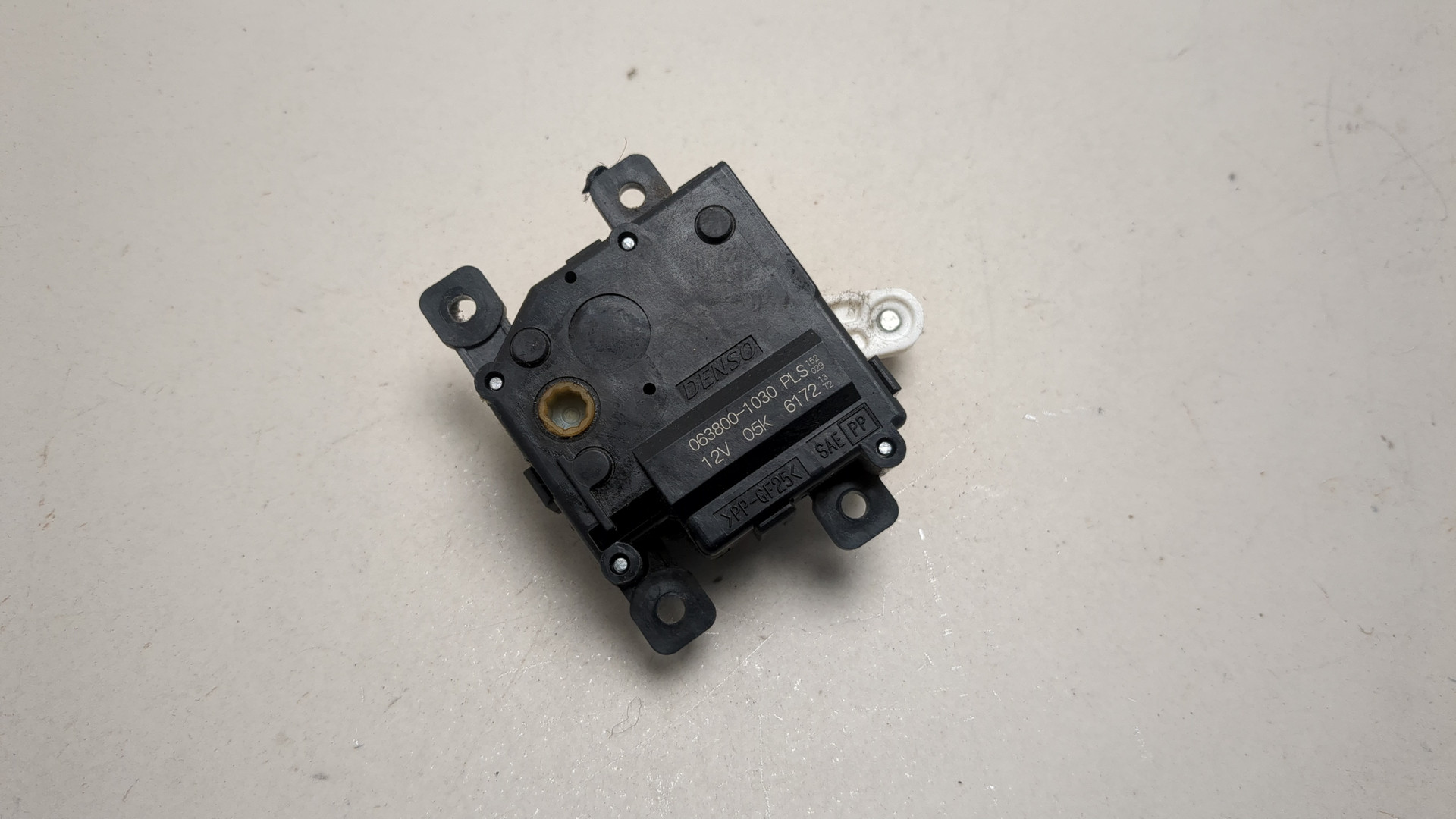 Моторчик заслонки печки