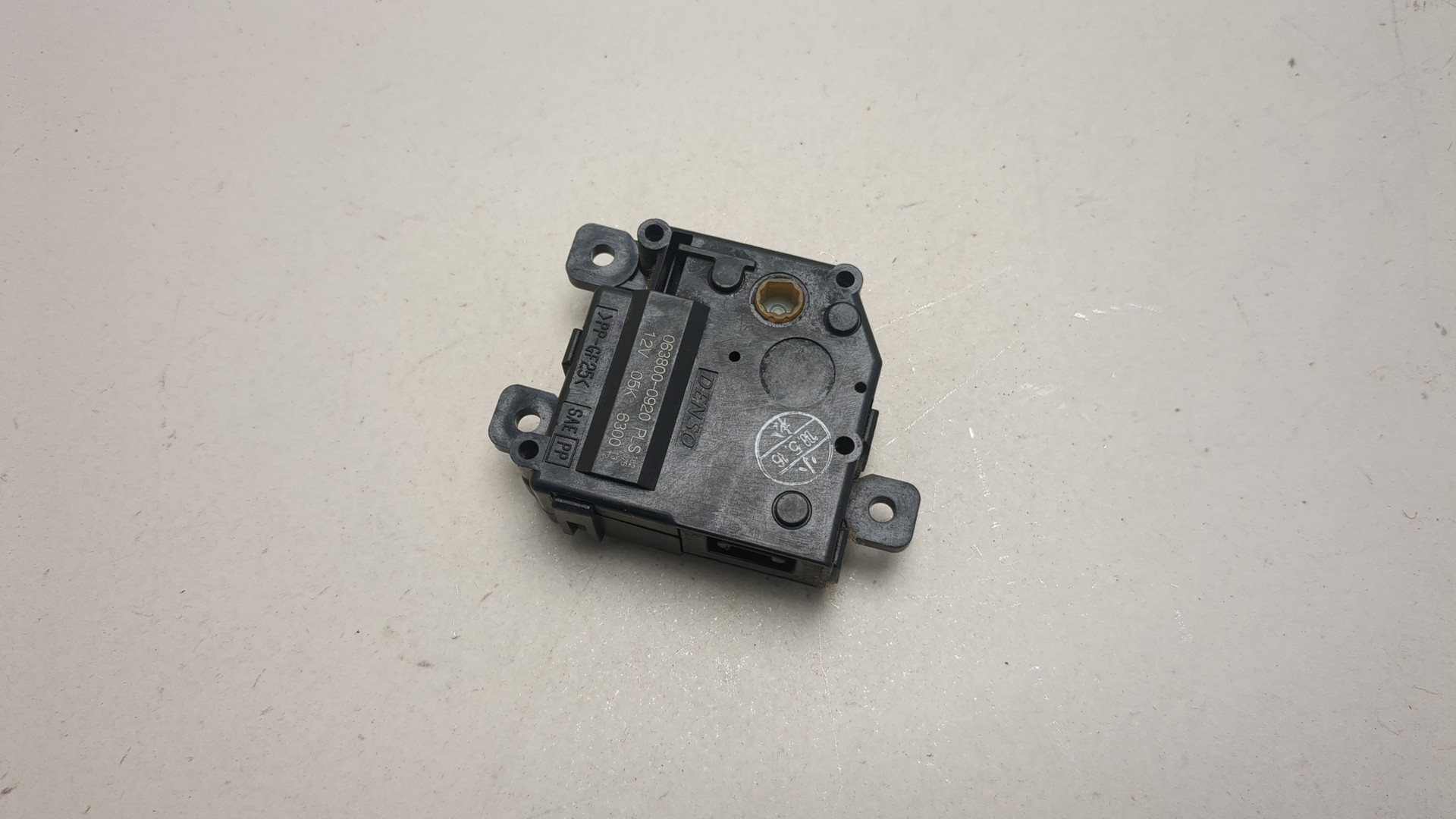 Моторчик заслонки печки