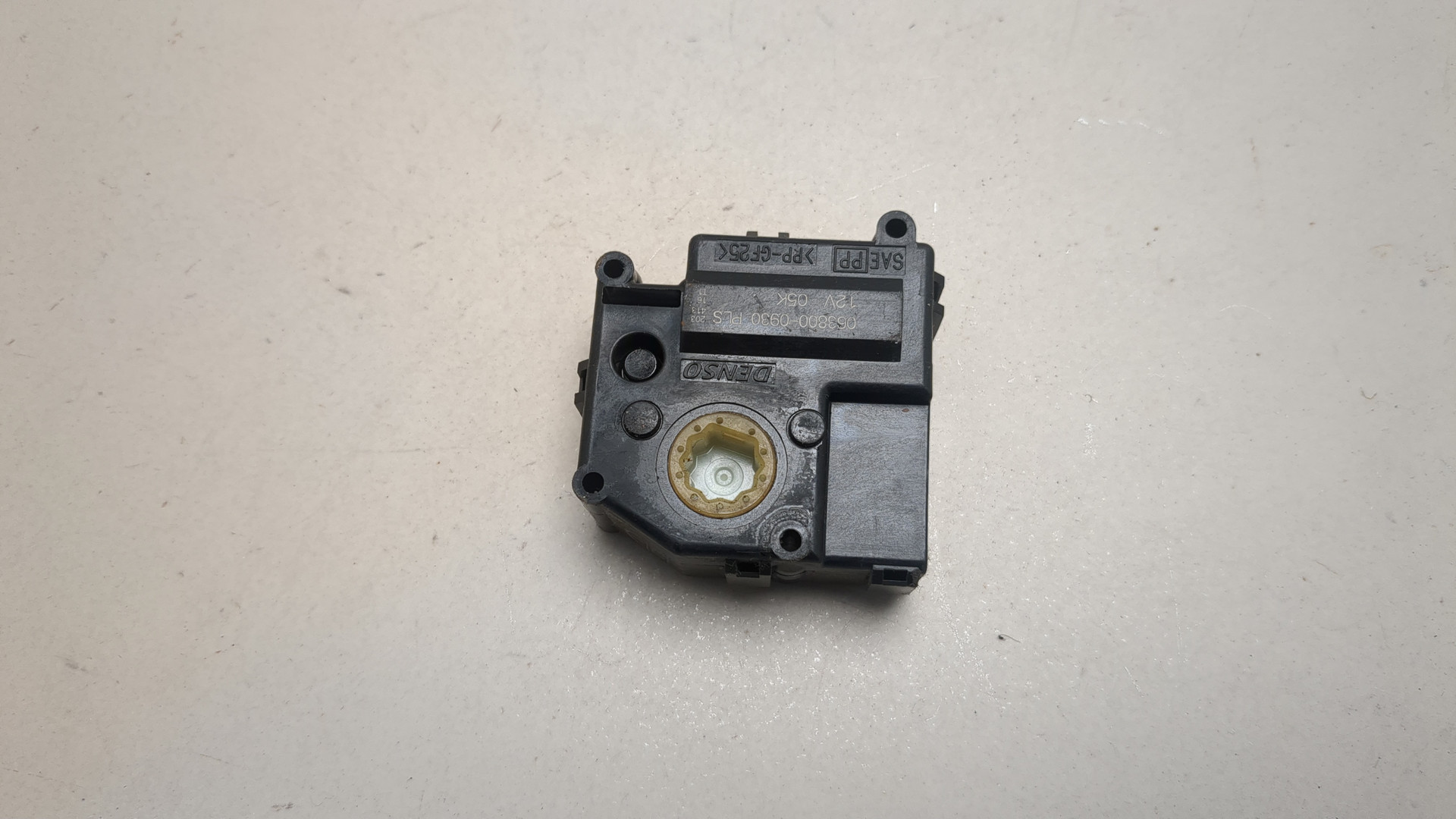 Моторчик заслонки печки