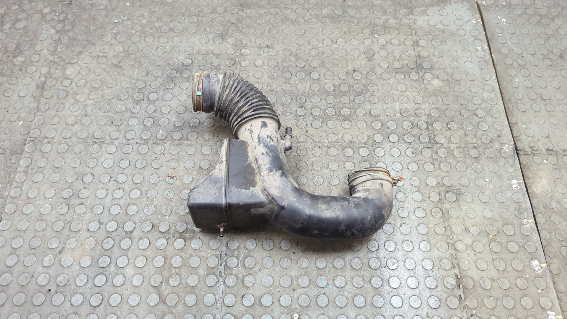 Патрубок воздушного фильтра