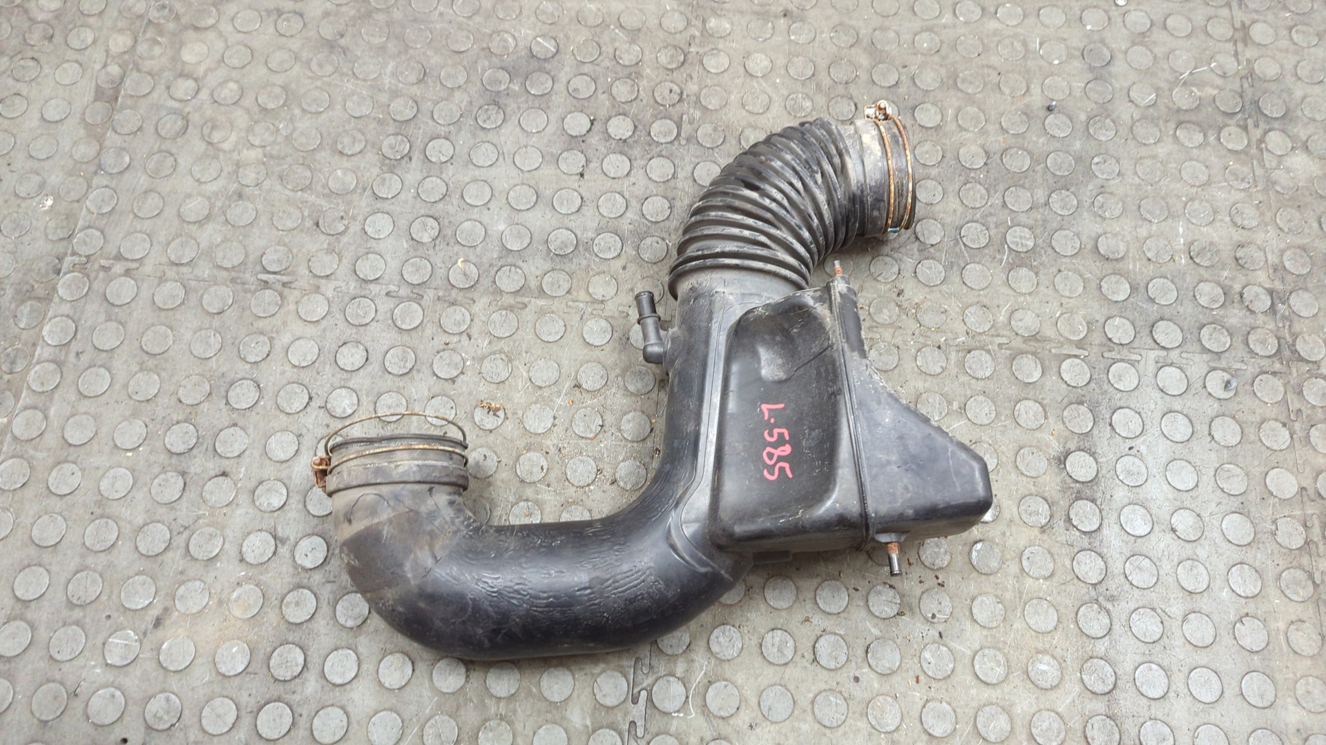 Патрубок воздушного фильтра