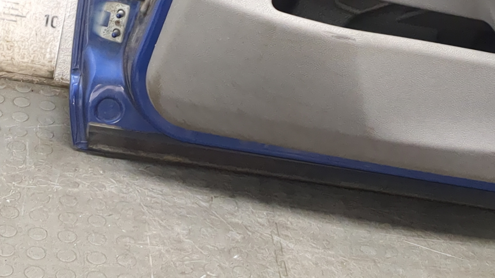 Дверь передняя правая