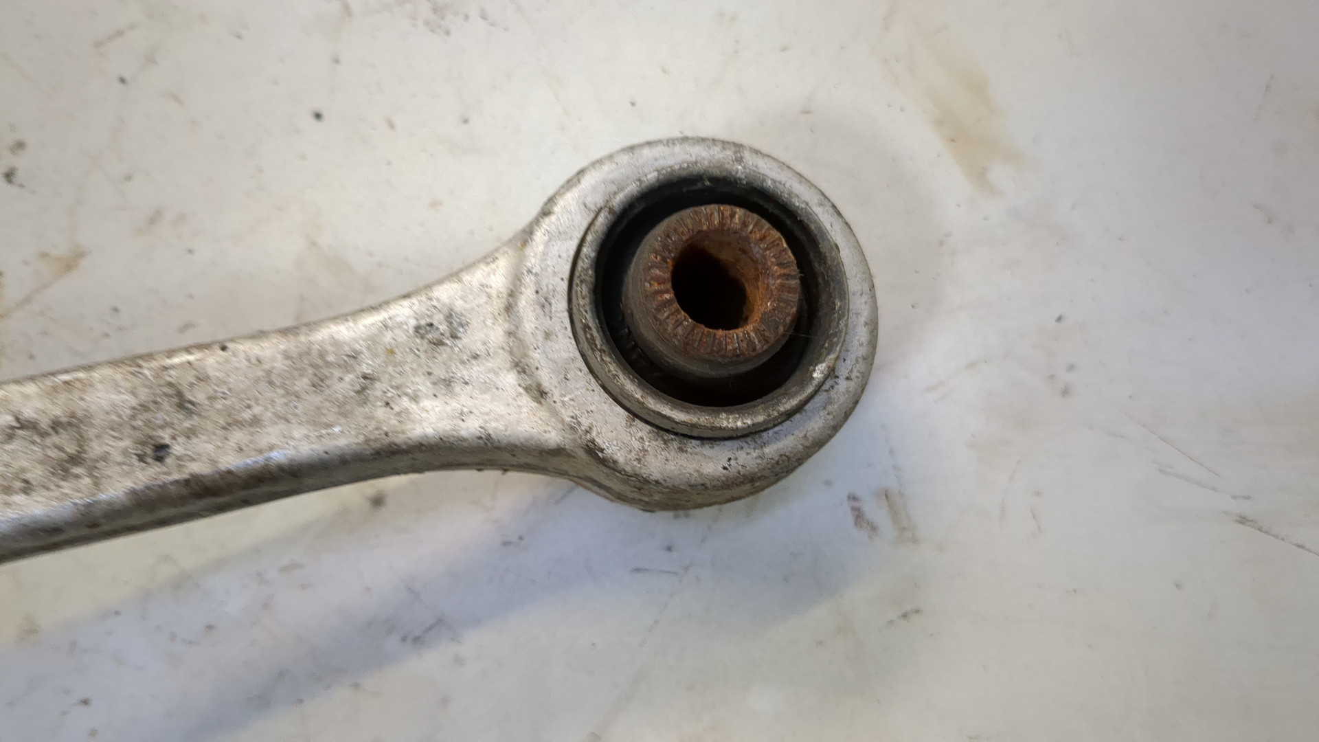 Рычаг задний