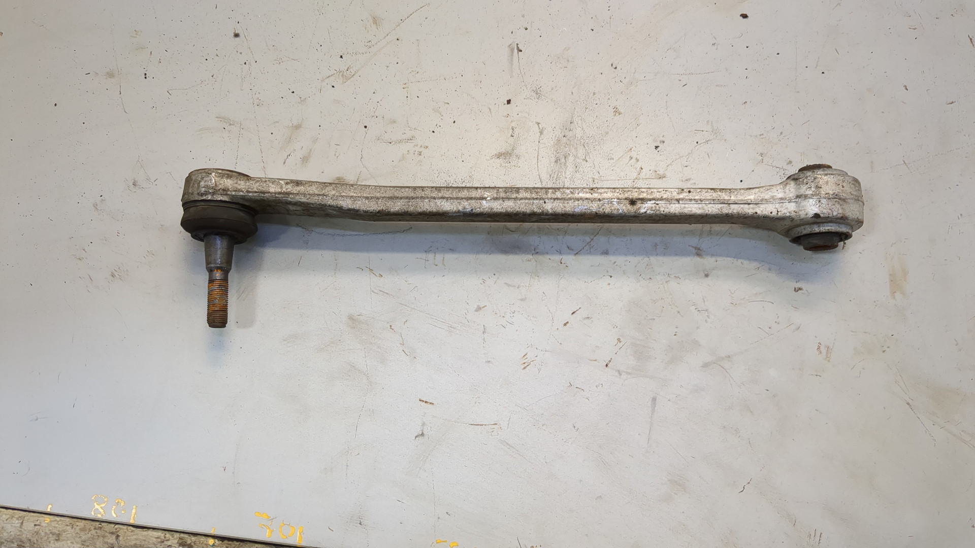 Рычаг задний