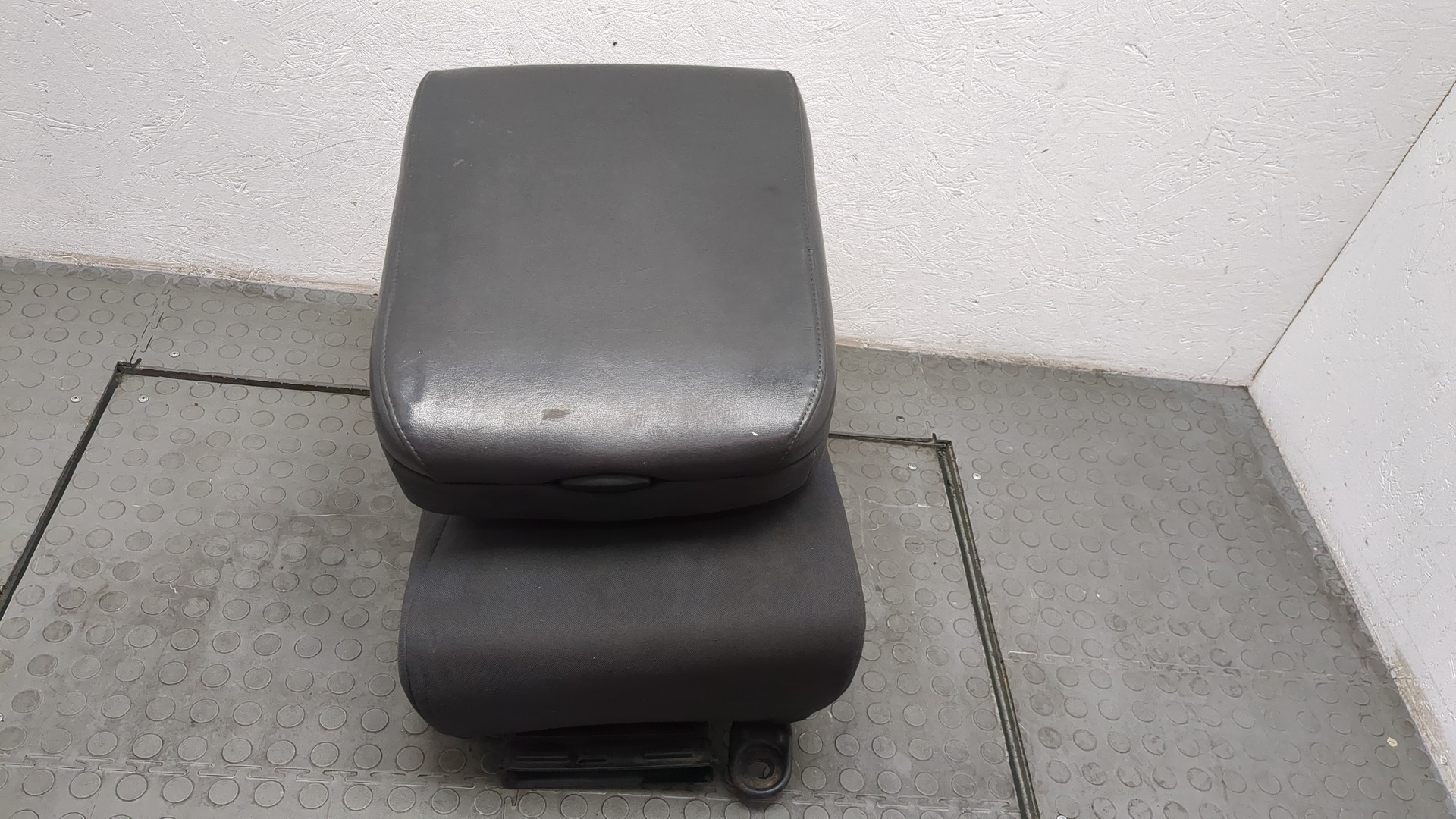 Подлокотник