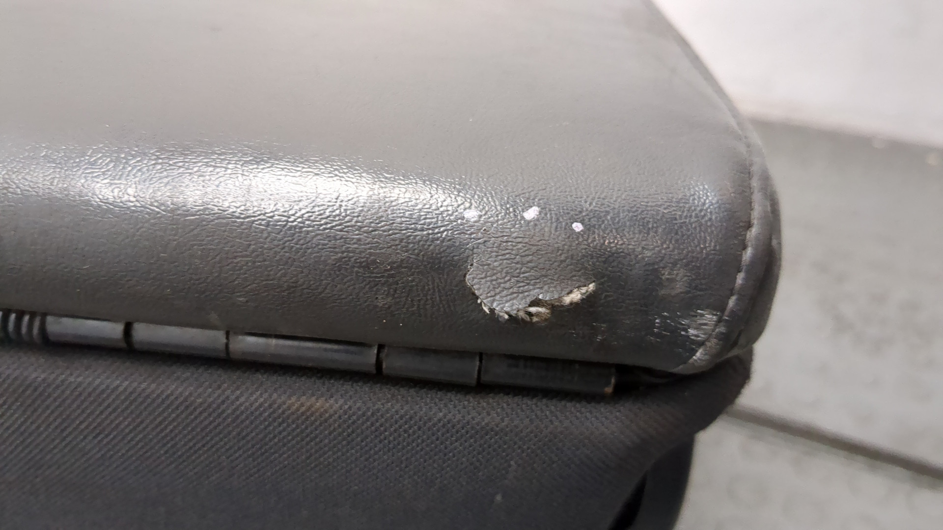 Подлокотник