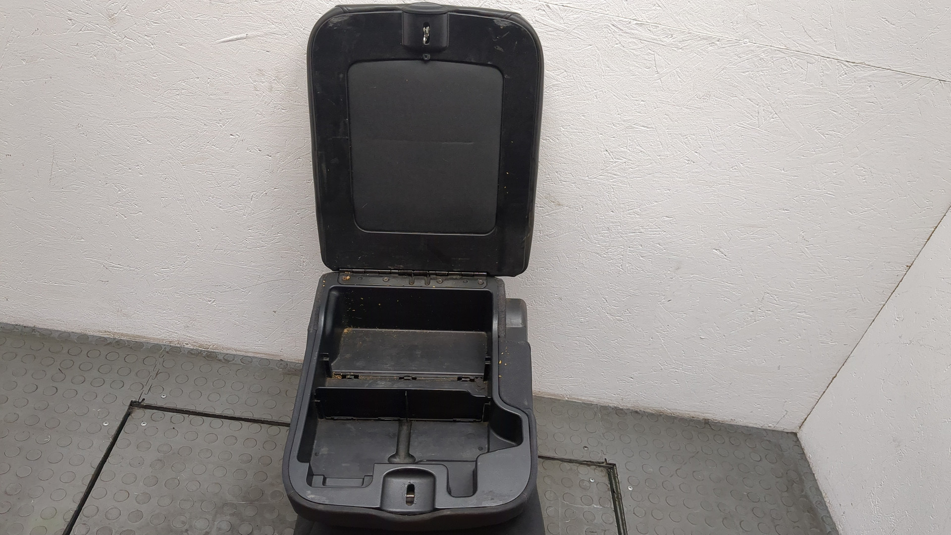 Подлокотник