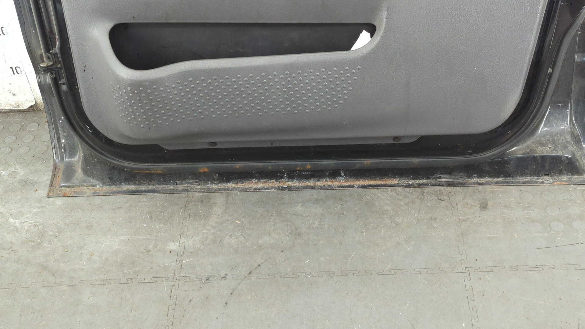 Дверь передняя правая