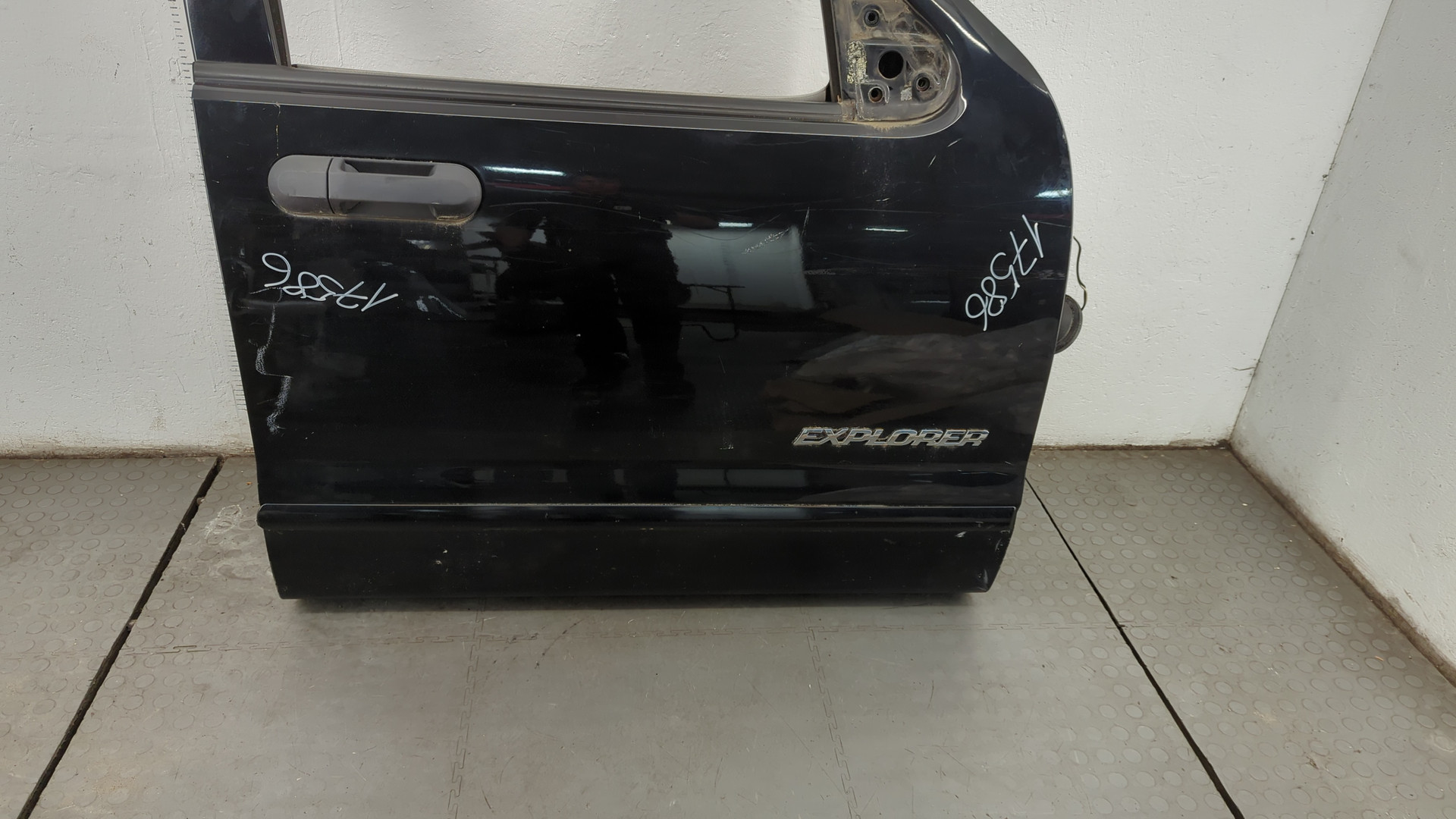 Дверь передняя правая