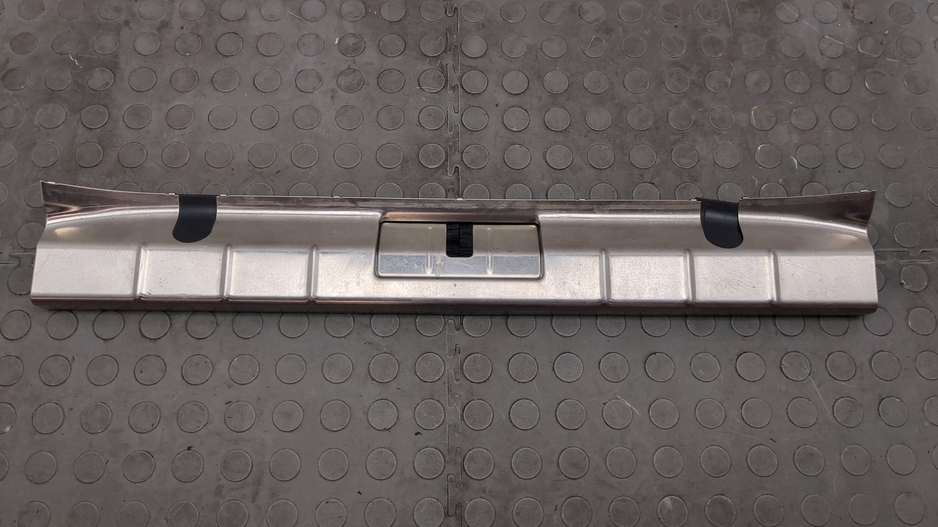 Обшивка багажника