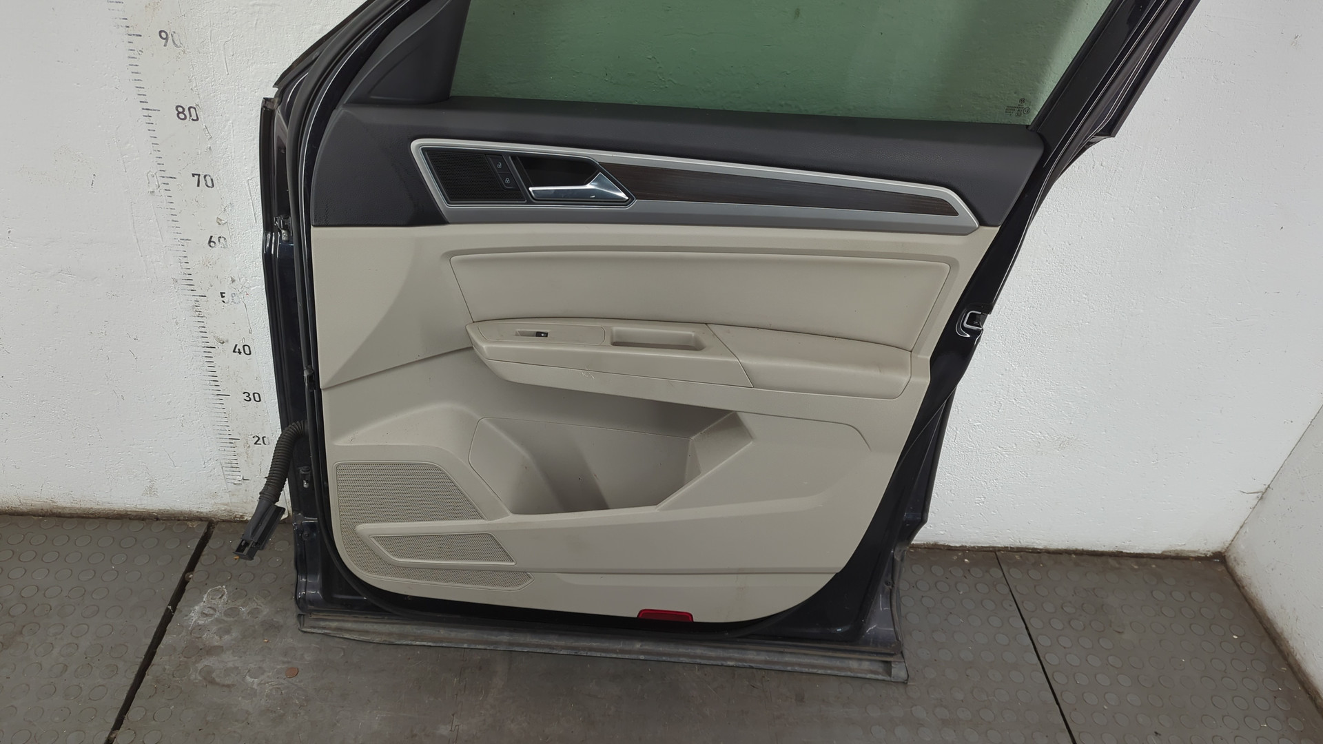 Дверь передняя правая