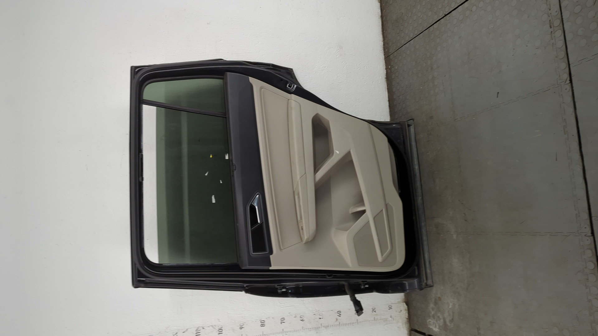 Дверь задняя правая