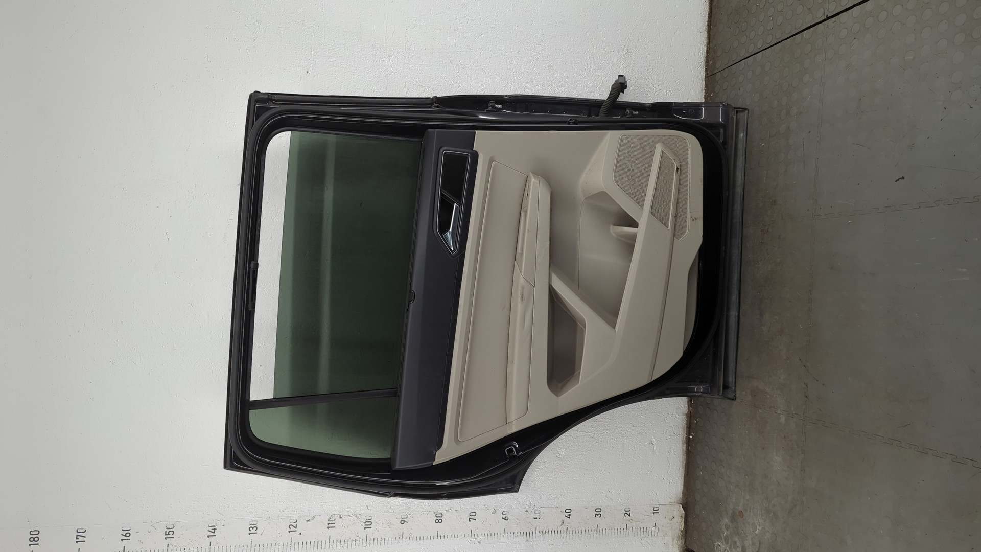 Дверь задняя левая