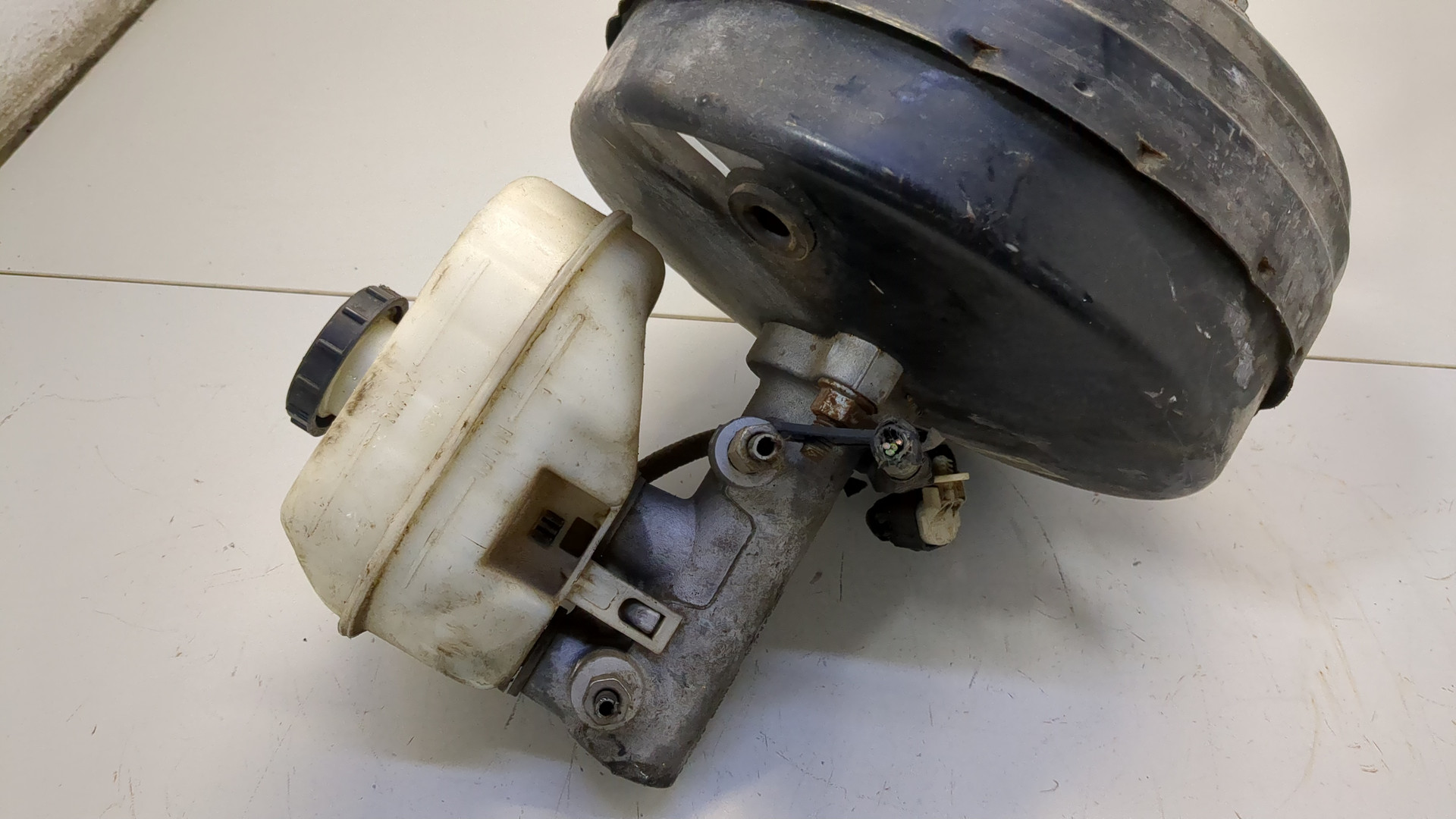 Цилиндр тормозной главный