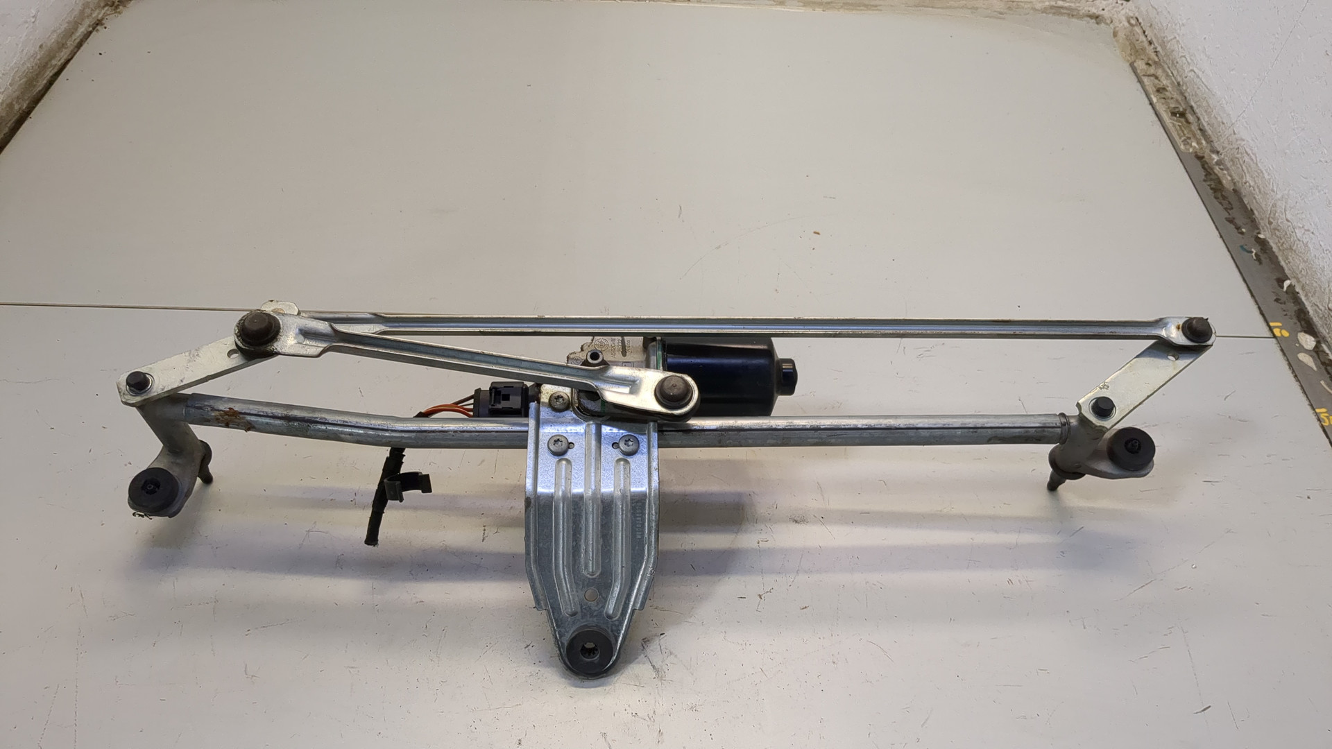 Трапеция стеклоочистителей