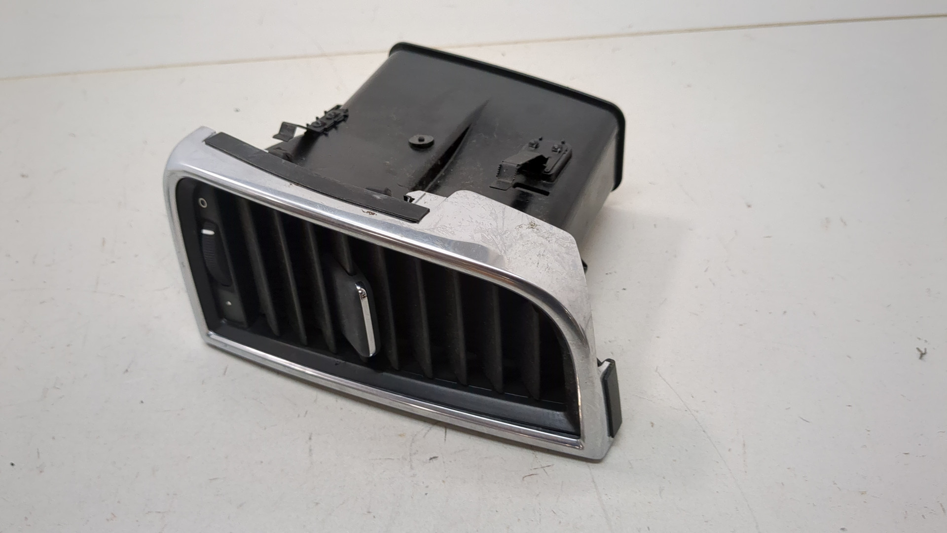 Дефлектор воздушный