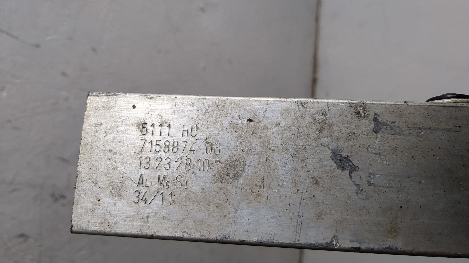 Усилитель переднего бампера