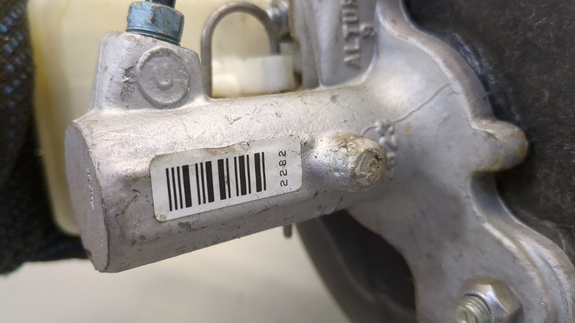 Цилиндр тормозной главный