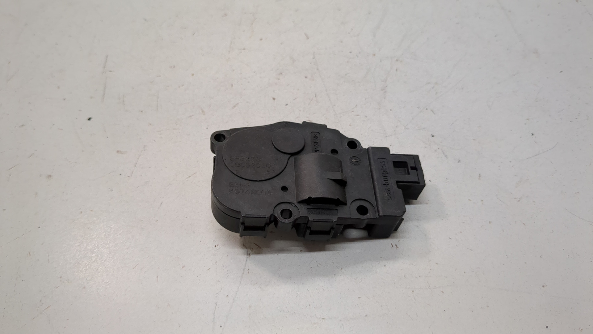 Моторчик заслонки печки