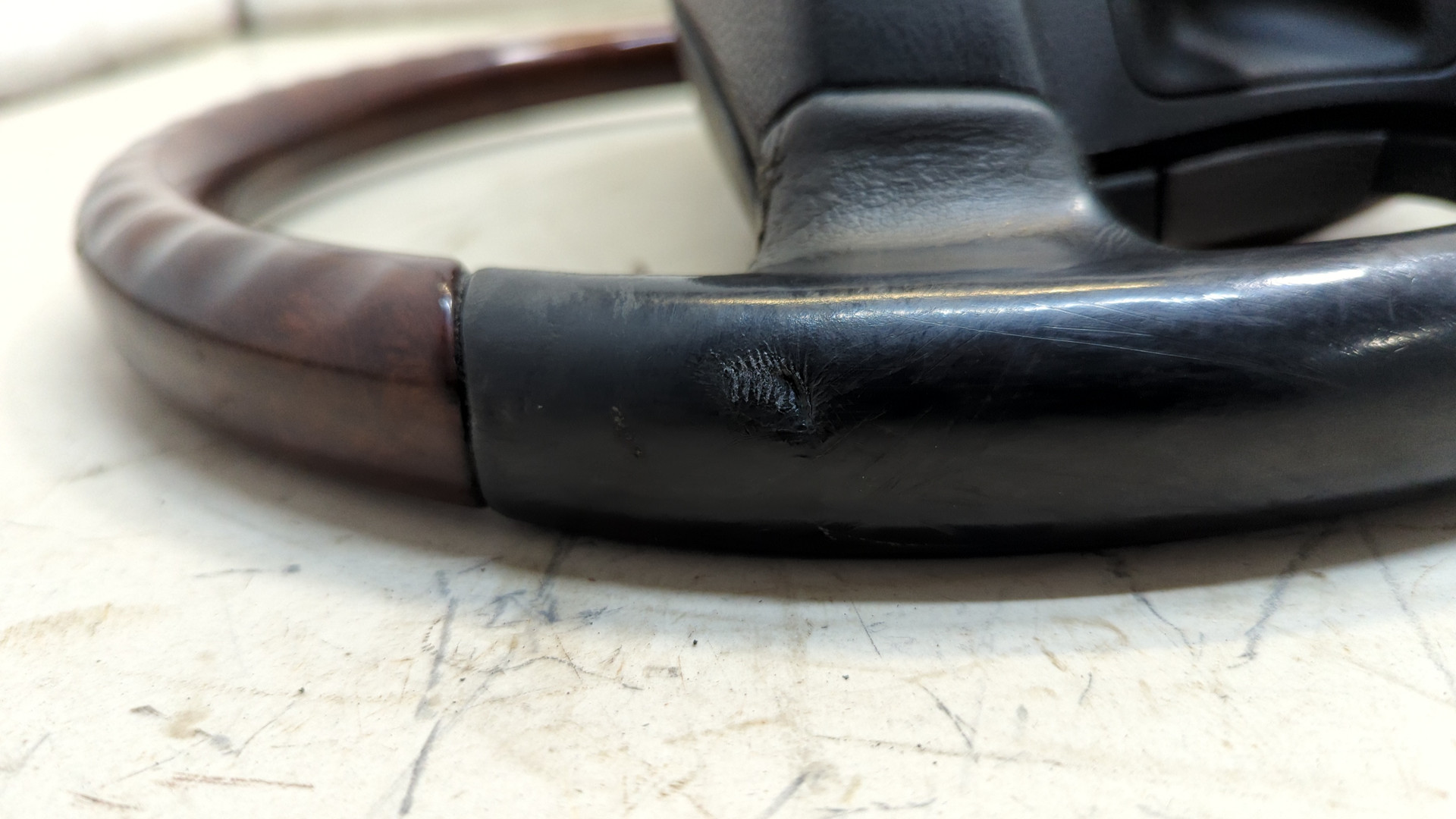 Рулевое колесо (руль)